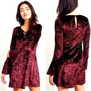 Hollister M Burgundy Crushed Velvet Bell Sleeve Criss-cross V-Neck Flare Dress